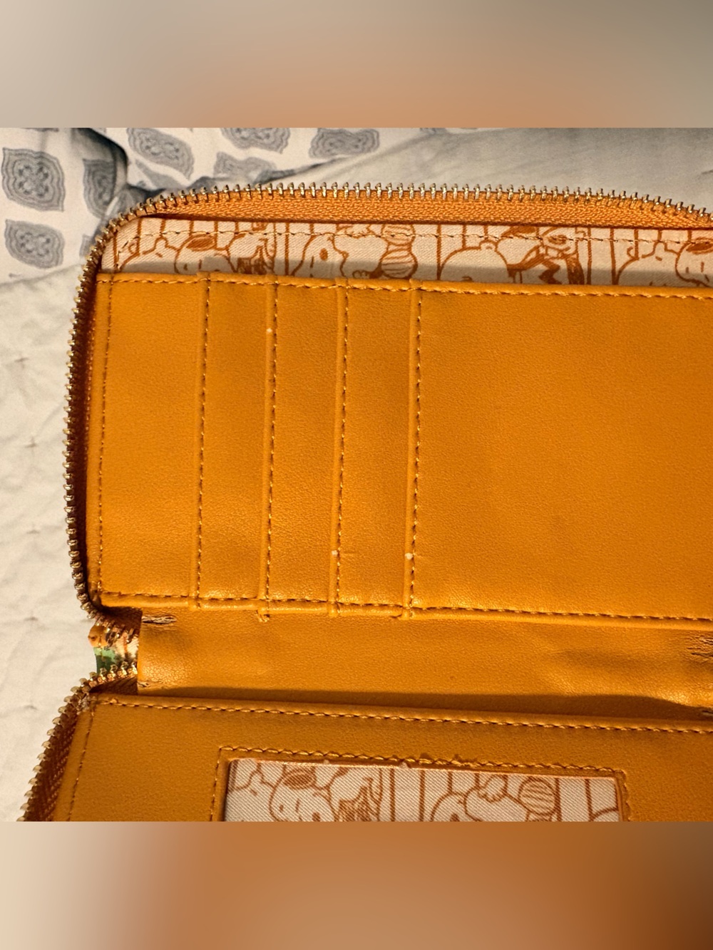 Peanuts Snoopy Loungefly Wallet - Picture 4 of 5